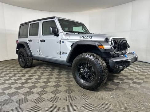 Used 2024 Jeep Wrangler Unlimited AWD/4WD image 2