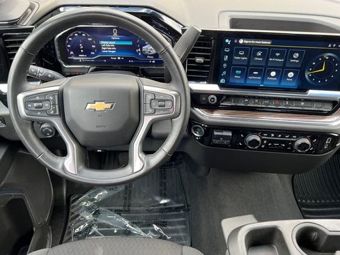 Used 2025 Chevrolet Silverado 1500 LT image 14