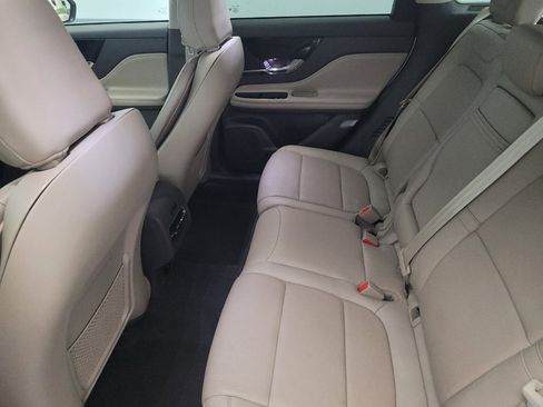 Used 2022 Lincoln Corsair AWD w/ Premium Package image 18