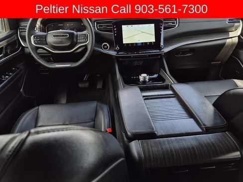 Used 2024 Jeep Wagoneer L Series II RWD image 30