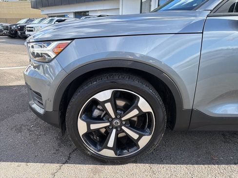 Used 2019 Volvo XC40 T5 Momentum image 12