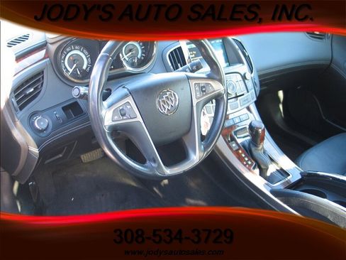 Used 2013 Buick LaCrosse Leather image 2