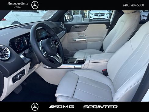 Certified 2022 Mercedes-Benz GLB 250 w/ Premium Package Lite image 11