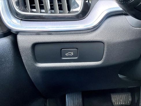 Used 2023 Volvo S60 B5 Core FWD image 34