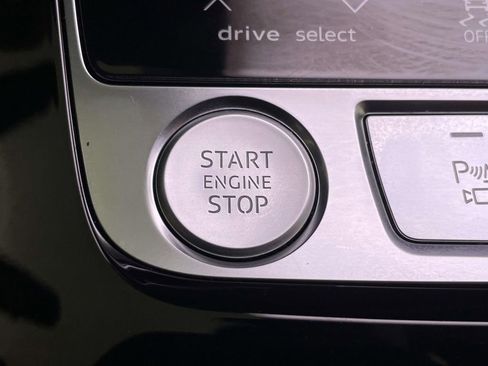 Used 2020 Audi Q8 Prestige w/ Prestige Package image 44