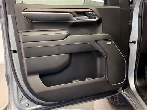 Used 2024 GMC Sierra 1500 SLT w/ SLT Premium Plus Package image 25