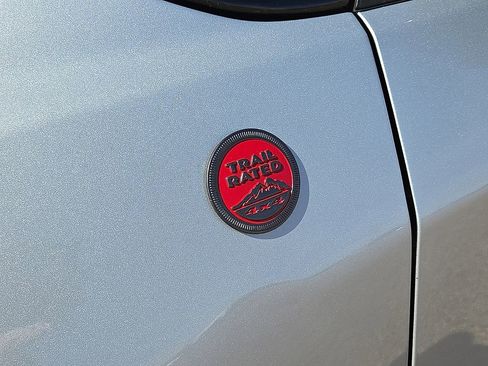 Used 2024 Jeep Compass Trailhawk image 11