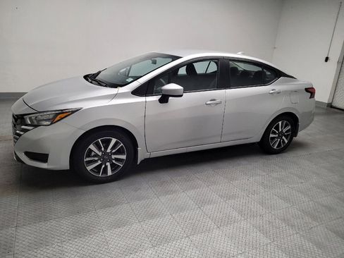 Used 2025 Nissan Versa SV w/ Trunk Package FWD image 2