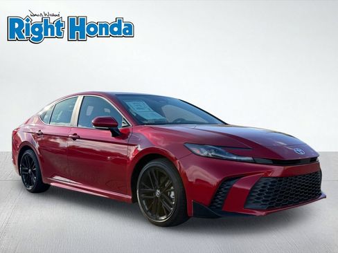 Used 2025 Toyota Camry SE w/ Multimedia Upgrade Package FWD image 10