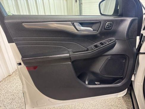 Used 2022 Ford Escape Titanium image 26