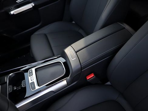 New 2026 Mercedes-Benz GLB 250 4MATIC image 32