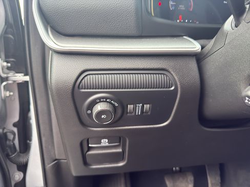 Certified 2025 Jeep Wagoneer 4WD image 10