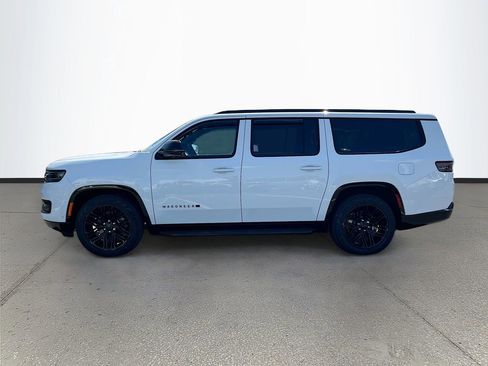 Certified 2025 Jeep Wagoneer L Series II w/ Premium Group I image 4