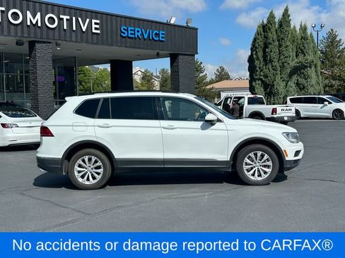 Used 2018 Volkswagen Tiguan SE w/ Panoramic Sunroof Package AWD/4WD image 2