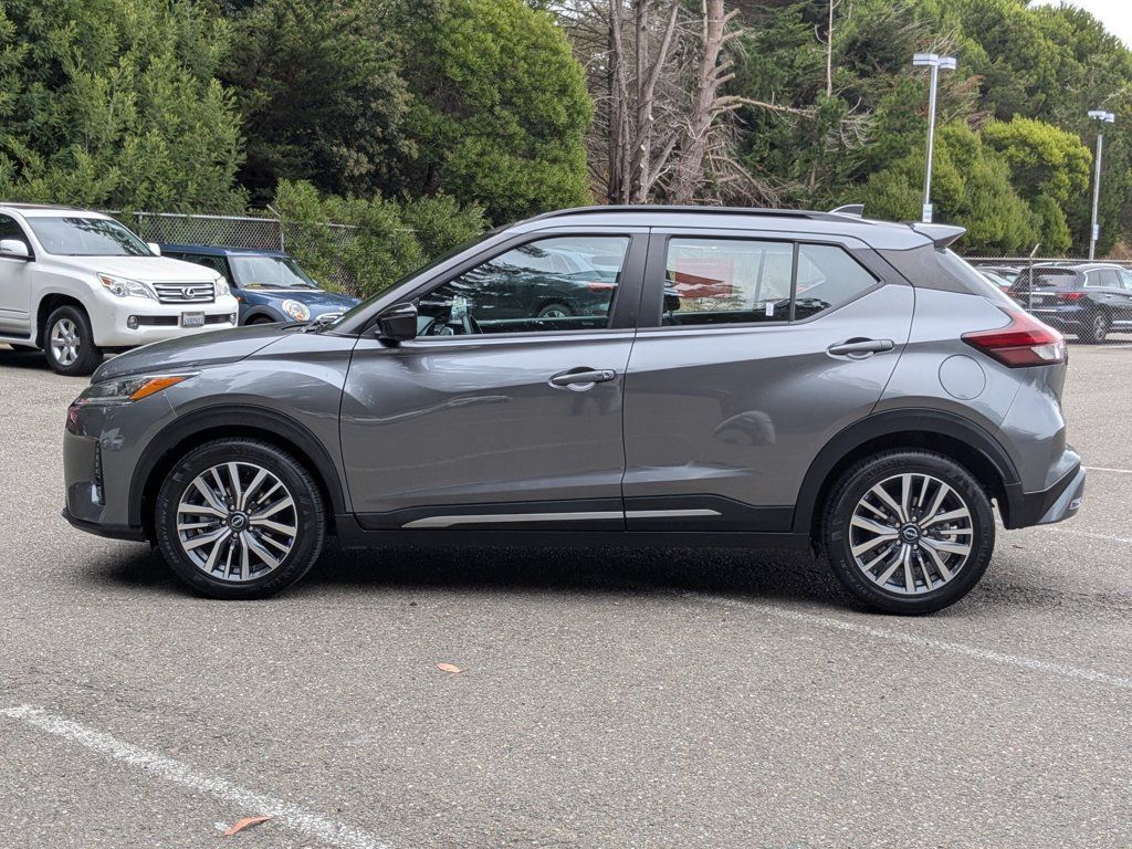 Used 2024 Nissan Kicks SR FWD image 8