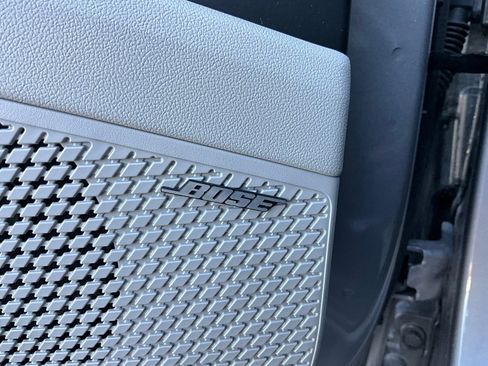 Used 2025 Hyundai Elantra Limited image 22