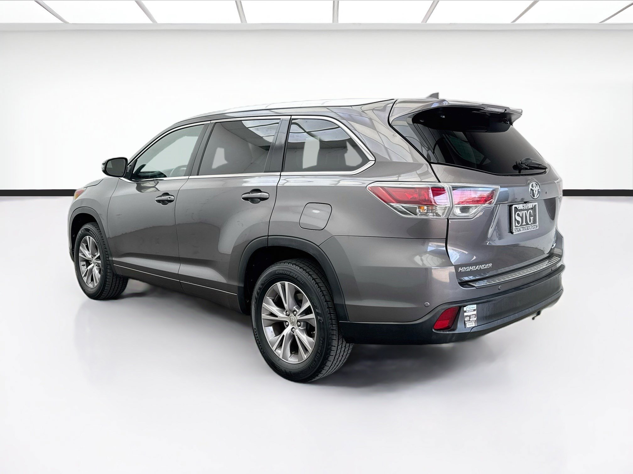 Used 2015 Toyota Highlander XLE FWD image 6