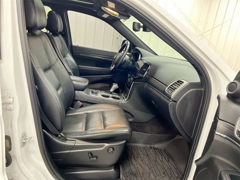 Used 2019 Jeep Grand Cherokee Limited image 23