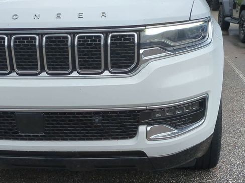 Used 2023 Jeep Wagoneer 2WD image 11