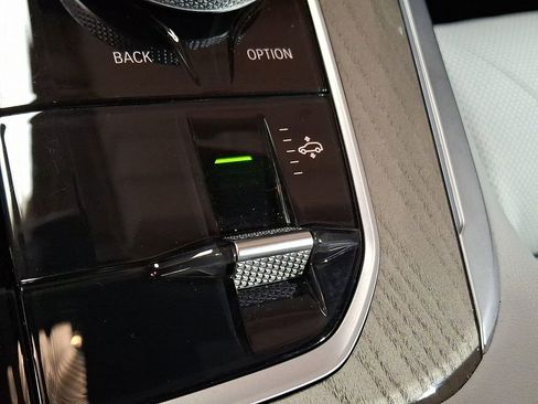 Certified 2023 BMW X7 xDrive40i w/ M Sport Package image 22