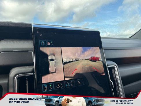 Used 2025 GMC Yukon Denali image 34