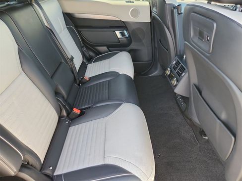 Used 2023 Land Rover Discovery S R-Dynamic image 23