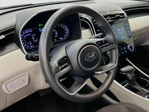 Used 2023 Hyundai Tucson SE image 18