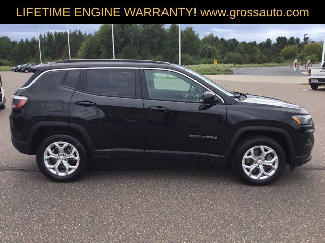 Used 2024 Jeep Compass Latitude AWD/4WD image 11