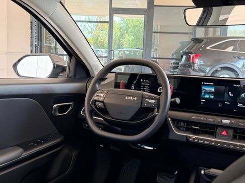 Used 2025 Kia K4 FWD image 30