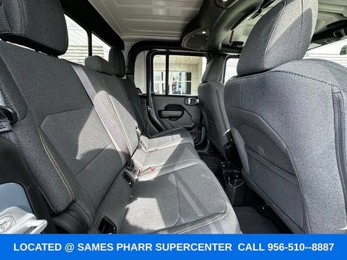 Used 2025 Jeep Gladiator Sport AWD/4WD image 21