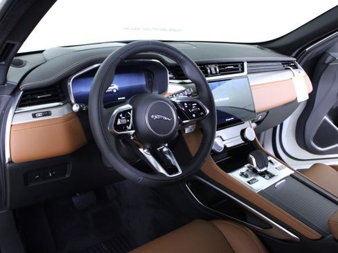 New 2026 Jaguar F-PACE R-Dynamic S image 16