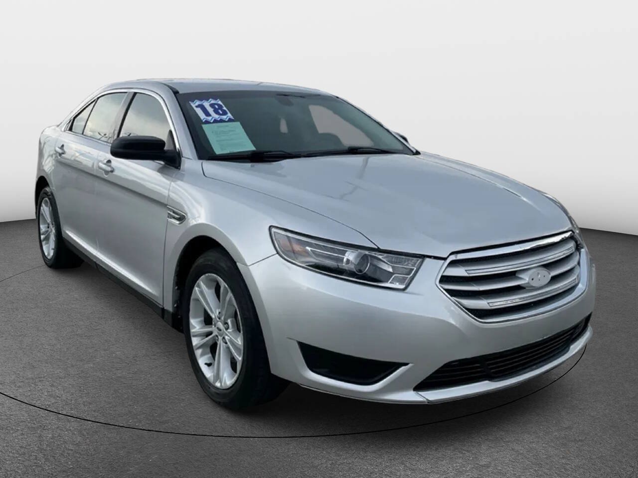 Used 2018 Ford Taurus SE FWD image 2