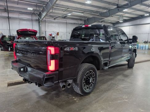 Used 2025 Ford F250 4x4 Crew Cab Super Duty image 3
