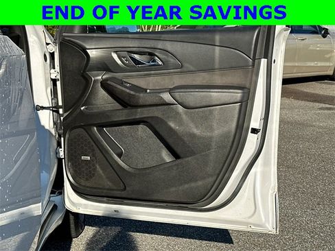 Used 2023 Chevrolet Traverse High Country image 14