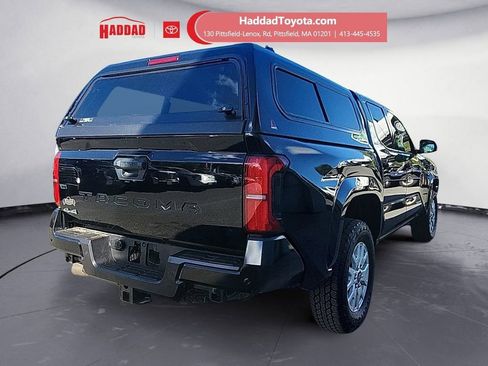 Used 2025 Toyota Tacoma SR5 AWD/4WD image 6