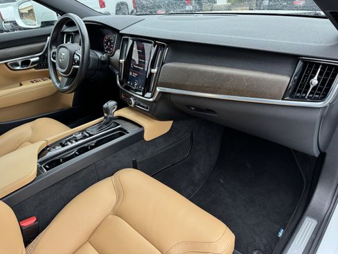 Used 2018 Volvo V90 T6 Cross Country w/ Convenience Package image 41