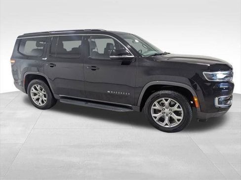 Certified 2022 Jeep Wagoneer Series II w/ Rear Seat Video Group 1 AWD/4WD image 2