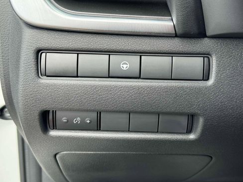Used 2023 Nissan Rogue SV image 22