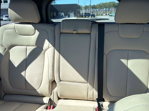 New 2026 Jeep Grand Cherokee Limited w/ Luxury Tech Group II RWD image 26