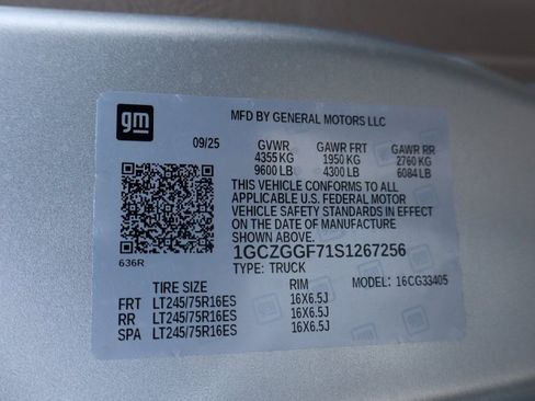 New 2025 Chevrolet Express 3500 w/ Driver Convenience Package image 28