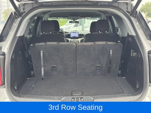 Used 2020 Ford Explorer XLT w/ Comfort Package AWD/4WD image 8