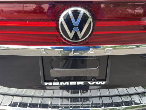 New 2026 Volkswagen Atlas SE image 9