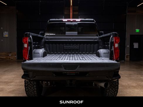 Used 2024 Chevrolet Silverado 2500 High Country w/ LPO, Dark Essentials Package image 9