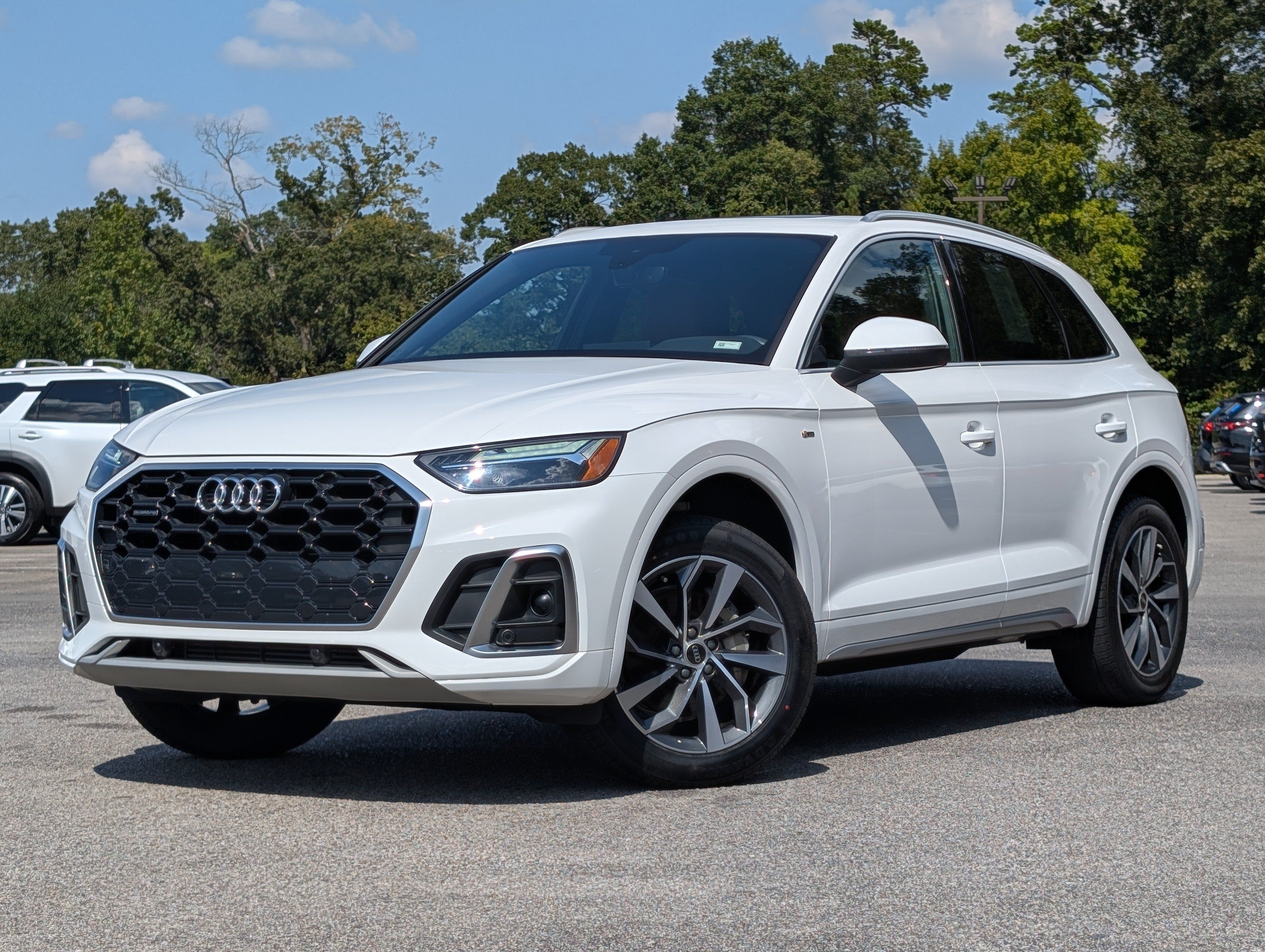 Used 2023 Audi Q5 2.0T Premium w/ Convenience Package AWD/4WD image 4