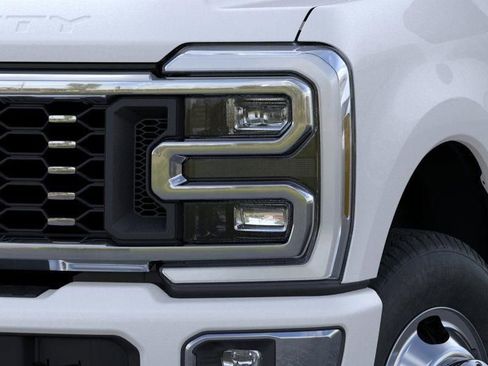 New 2025 Ford F350 Platinum w/ Platinum Plus Package AWD/4WD image 18