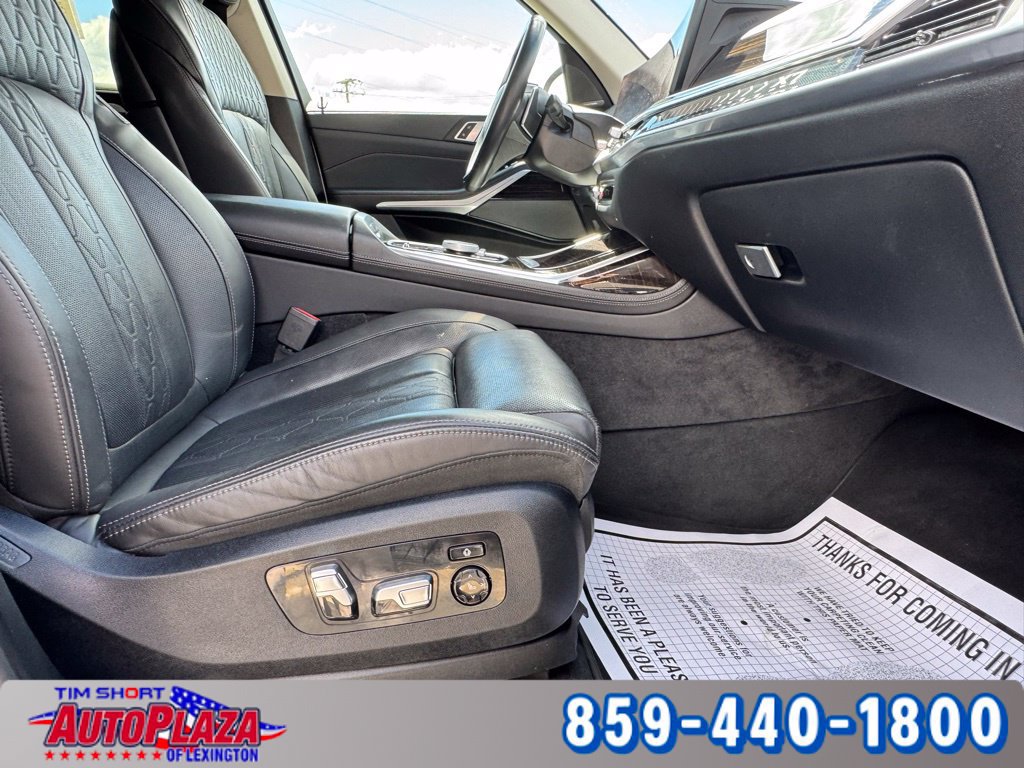 Used 2025 BMW X7 xDrive40i AWD/4WD image 64