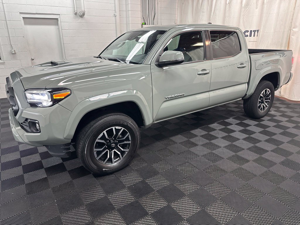 Used 2023 Toyota Tacoma TRD Sport w/ Technology Package AWD/4WD image 5