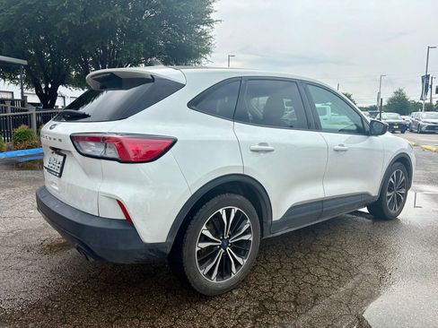 Used 2022 Ford Escape SE w/ SE Sport Appearance Package FWD image 5