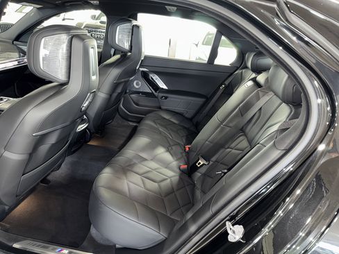 Used 2024 BMW 760i xDrive w/ Executive Package image 16