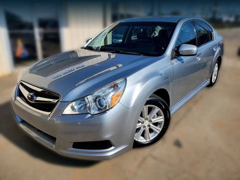 Used 2012 Subaru Legacy 2.5i Premium AWD/4WD image 3